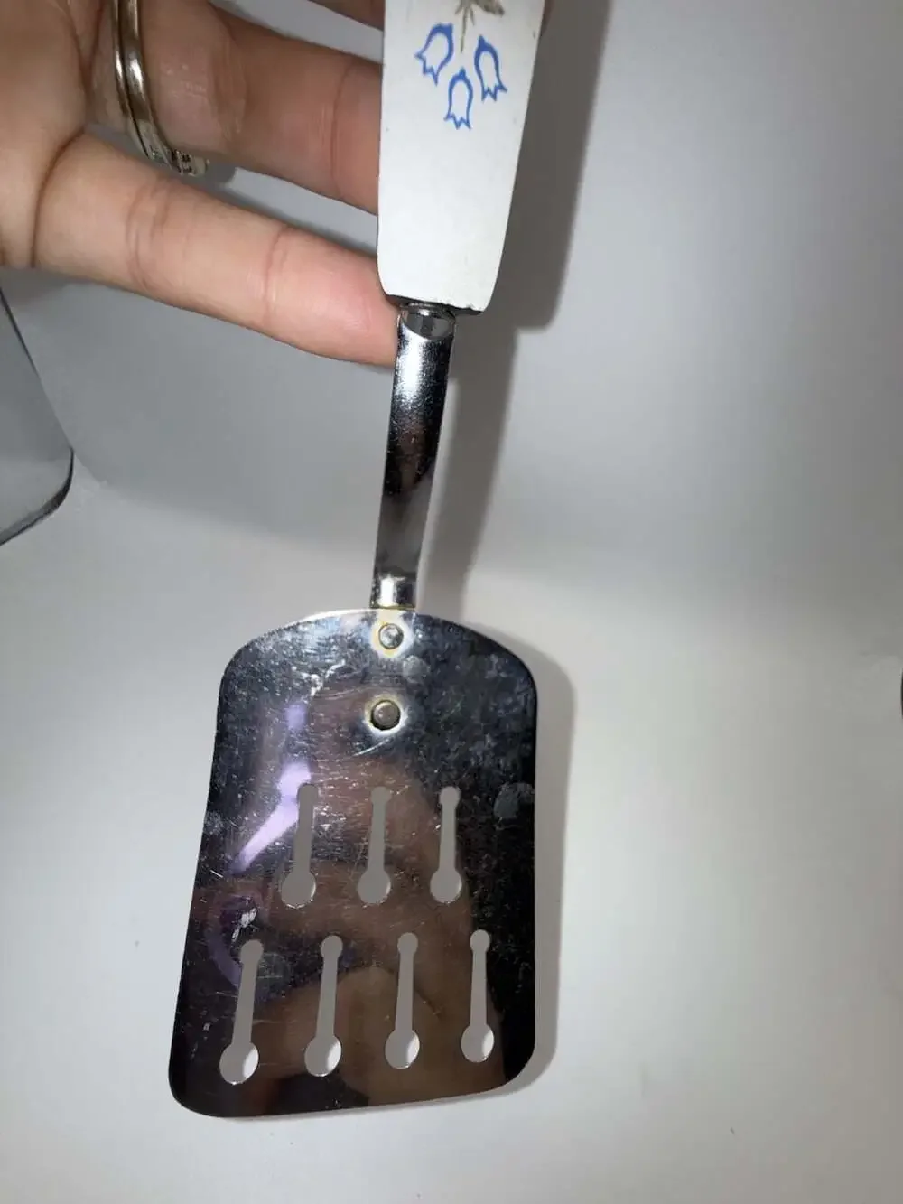 Vintage Ekco Slotted Turner Spatula with Dutch Tulip Floral Pattern Handle